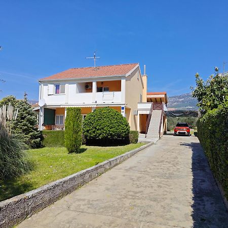 Apartment Paula Kastela Exterior photo