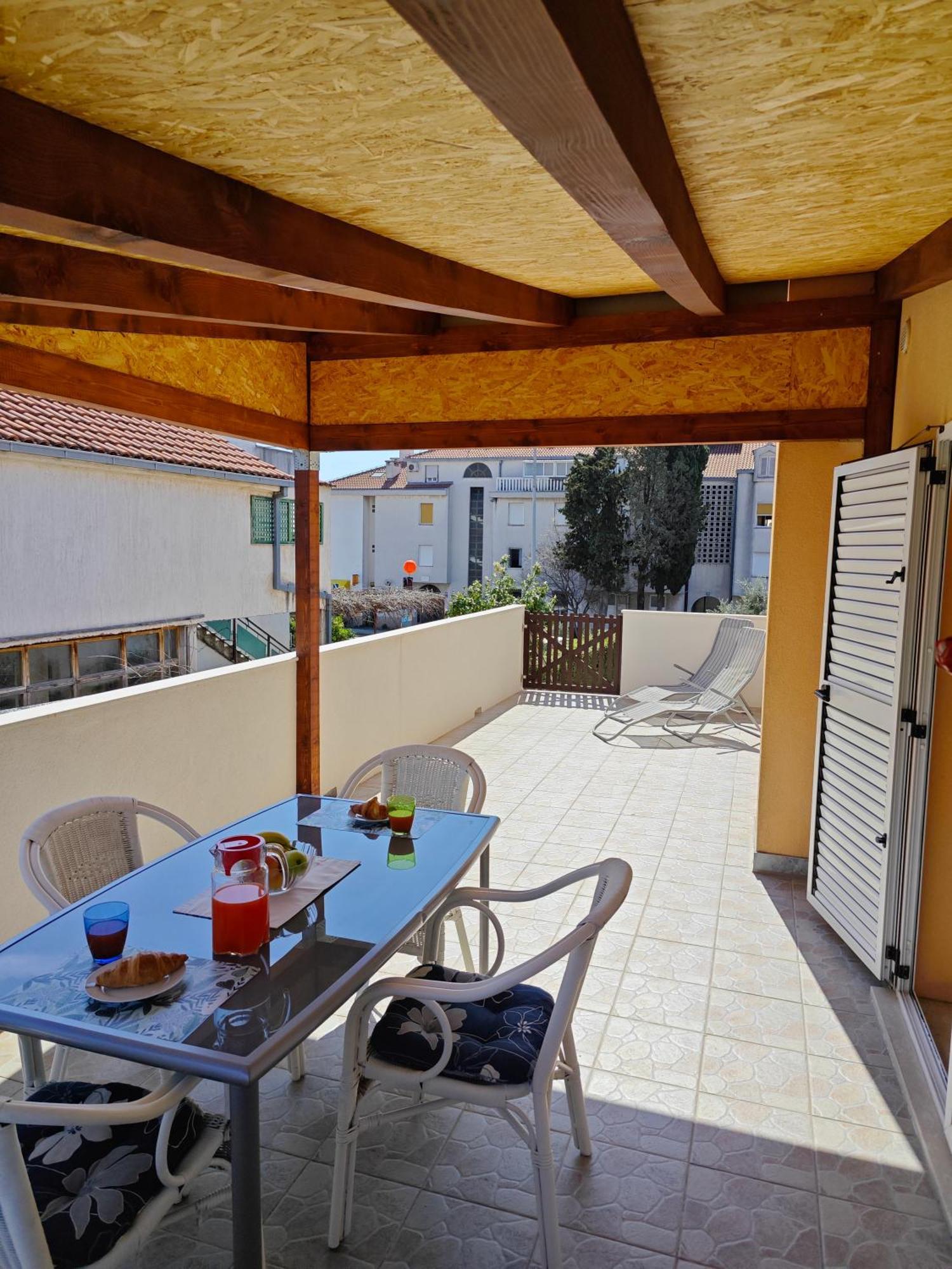 Apartment Paula Kastela Exterior photo