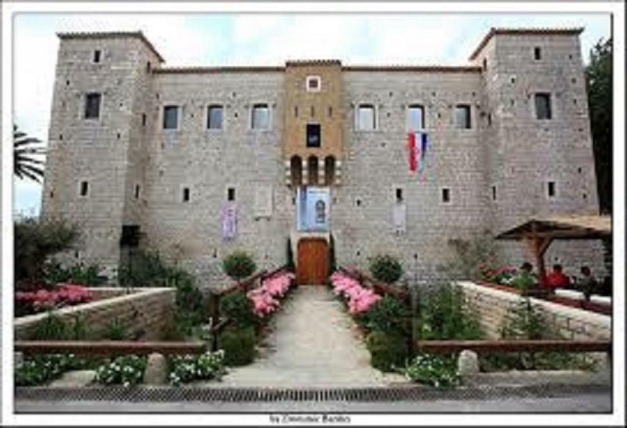 Apartment Paula Kastela Exterior photo