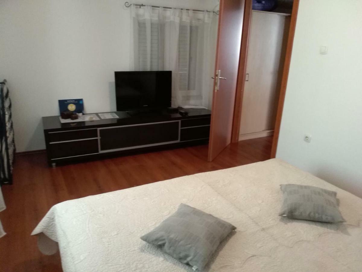 Apartment Paula Kastela Exterior photo
